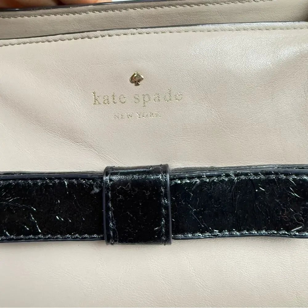 Kate Spade beige and Black hand Bag - Picture 3 of 14